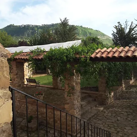 Giardino Donna Lavia *